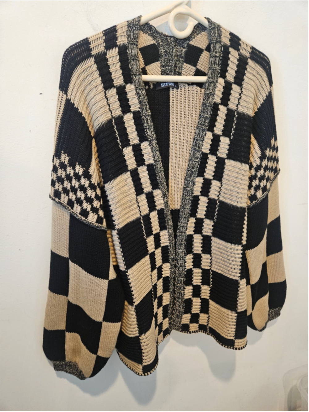 Women's BTFBM Chunky Cardigan Size L Black Beige Checkerboard Pattern - Picture 5 of 10